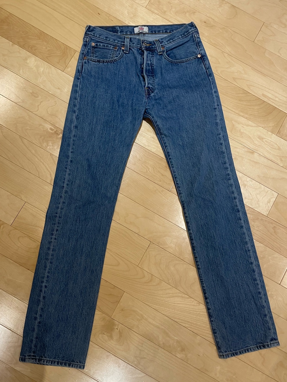 Levi's 501 -  Straight Leg Jeans in Medium Blue with Gold Stitching